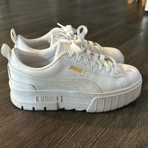 White Puma sneakers only worn twice